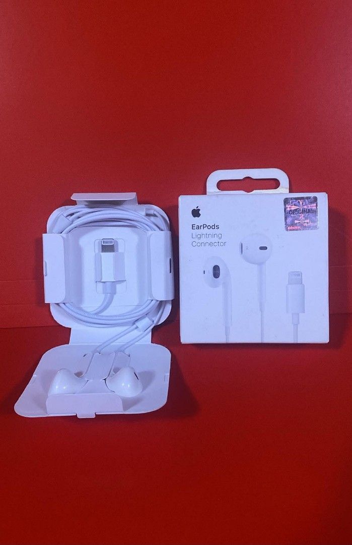 Earpods lightning connector (Category: Headphones & Headsets) located in Manila. Submitted by milasgadgetph (Listing ID 1469824434, Image 1). Description: .