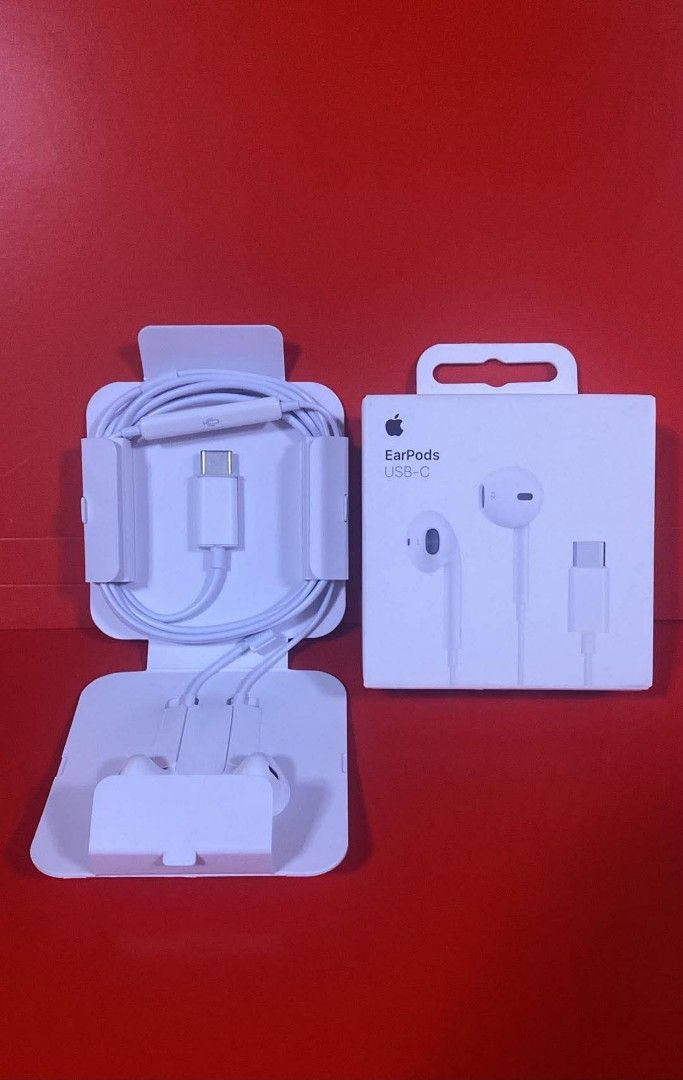 Earpods USB-C (Category: Headphones & Headsets) located in Manila. Submitted by milasgadgetph (Listing ID 1469822563, Image 1). Description: .