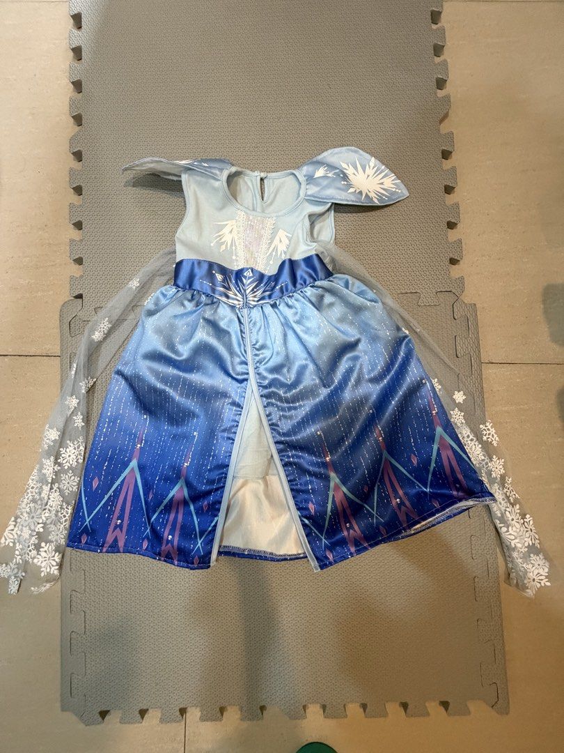 Elsa Costume 1-3yo (Category: Babies & Kids Fashion) located in Quezon City. Submitted by runningidol123 (Listing ID 1469804872, Image 1). Description: .