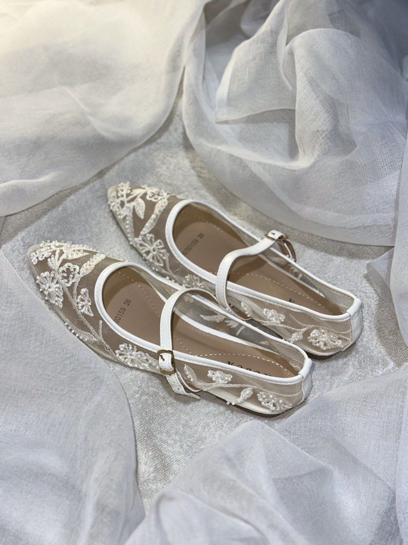 EMBROIDERED MESH BALLERINA FLATS (WHITE) (Category: Flats & Sandals) located in San Pedro. Submitted by ryclh (Listing ID 1469835730, Image 1). Description: Letting go my dream bellerina flats. 🥹 Brand: Chesca Size: 36 (22.5 cm - 23 cm) Only used once during graduation! No issues. RFS: Doesn’t fit huhu! Ang shikip because I’m size 37! Mode of Payment: GCash, Maribank, Bank Transfer Mode of Delivery: LalaMove My Location: San Pedro City, Laguna.