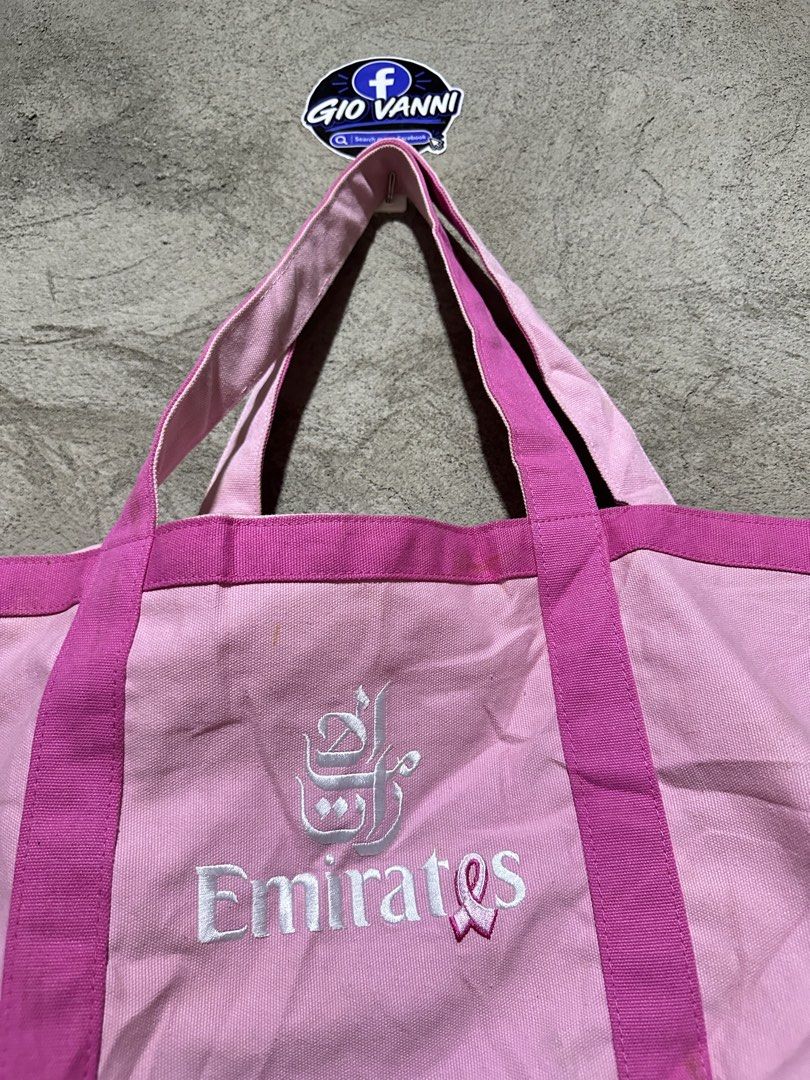 Emirates Tote Bag (Category: Tote Bags) located in Ozamiz City. Submitted by quick_done_deals (Listing ID 1469825459, Image 2). Description: Emirates 🩷 Excellent Condition .