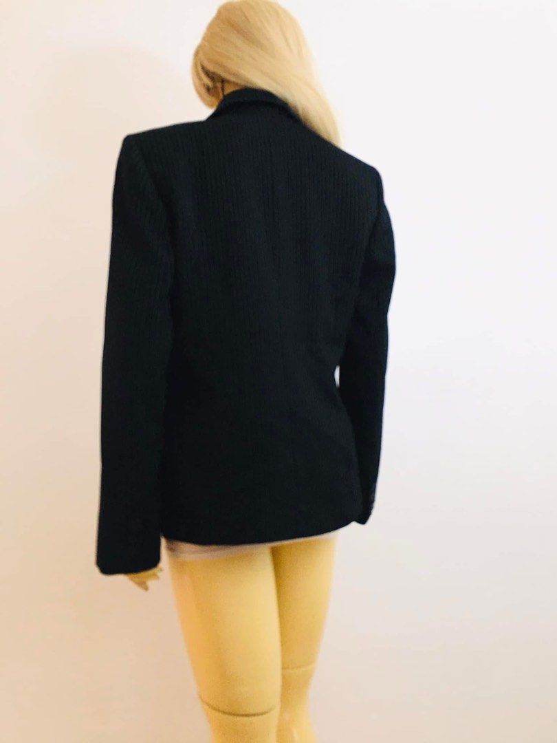 ENDER BLACK WITH PRINT BLAZER (Category: Coats, Jackets and Outerwear) located in Subic. Submitted by Rodsbestbuys (Listing ID 1469776125, Image 3). Description: ENDER BLACK WITH PRINT BLAZER LIKE NEW PLS zoom ng print Super nice nito Bagong bago pa Size 40 large .