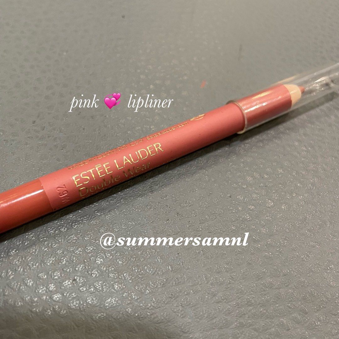 ESTEE LAUDER PINK EYELINER (Category: Makeup) located in Mandaluyong City. Submitted by summersamnl (Listing ID 1469904008, Image 1). Description: Super nice Shade nito Message for more.