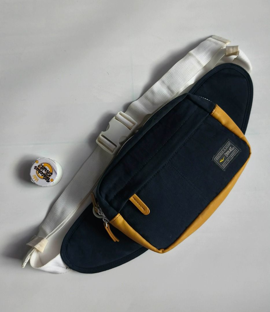 Everlast Link Bum/Waist Bag (Category: Belt bags, Clutches and Pouches) located in Manapla. Submitted by gentleturtle_3dc683 (Listing ID 1469924589, Image 1). Description: Everlast Link Bum/Waist Bag 💵 ₱ 390 📏 Size: 17 ½ x 7 🎨 Color Rate: 9.5 /10 or better ✨ Condition: Excellent Pre-loved thrifted item. 💬 Message us for inquiries!.