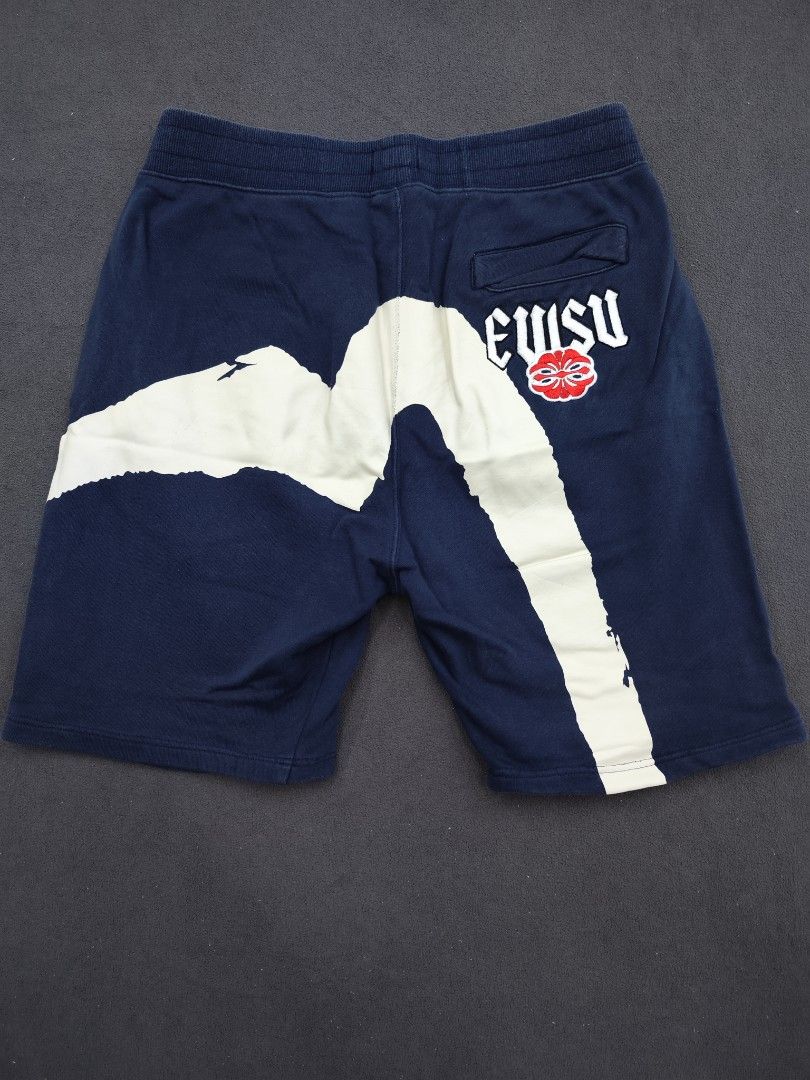 Evisu Daickock Cotton Shorts (Category: Shorts) located in Bulacan. Submitted by emilj23 (Listing ID 1469782296, Image 1). Description: Evisu Daickock Cotton Shorts Size L on tag L 20 W 32-36 Leg Hole 11 Condition 8.5/10 Color rate 8.5/10 Issue Slight Fade.
