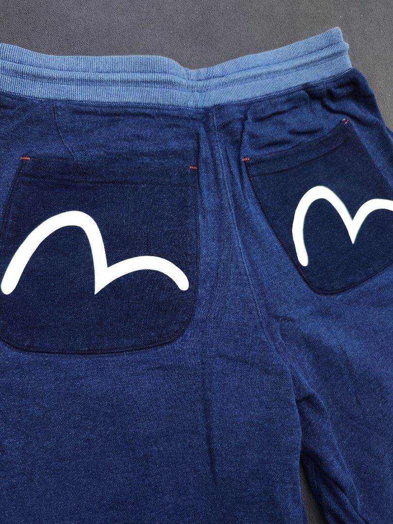 Evisu Daicock Denim Cotton Shorts (Category: Shorts) located in Bulacan. Submitted by emilj23 (Listing ID 1469780996, Image 2). Description: Evisu Daicock Denim Cotton Shorts Size M on tag L 23 W 34-38 Leg Hole 13 Condition 9.5/10 Color rate 9.5/10 No Issue.