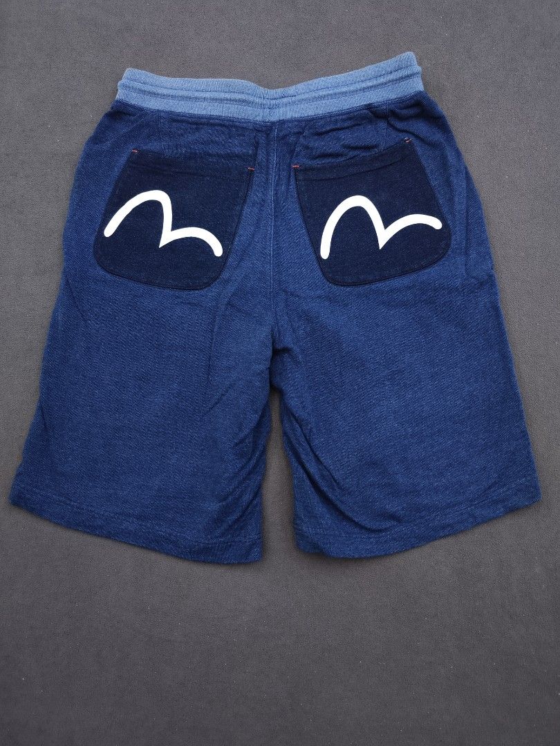 Evisu Daicock Denim Cotton Shorts (Category: Shorts) located in Bulacan. Submitted by emilj23 (Listing ID 1469780996, Image 1). Description: Evisu Daicock Denim Cotton Shorts Size M on tag L 23 W 34-38 Leg Hole 13 Condition 9.5/10 Color rate 9.5/10 No Issue.