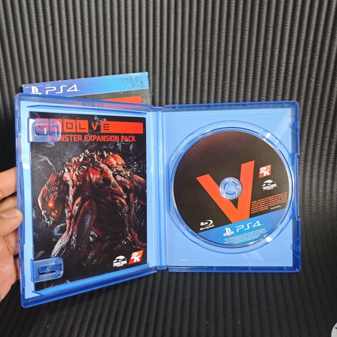 Evolve PS4 Game R3 (Category: PlayStation) located in Quezon City. Submitted by shopme_gadget30 (Listing ID 1469806620, Image 2). Description: kindly read the details first for sale fixed price good condition tested and working with Case and disc game with manuals compatible to ps4 /ps5 console R3 Region qc area meet up: sm north shipping fee must shoulder by the buyer via lalamove or grab payment: bdo/gcash happy gaming everyone.