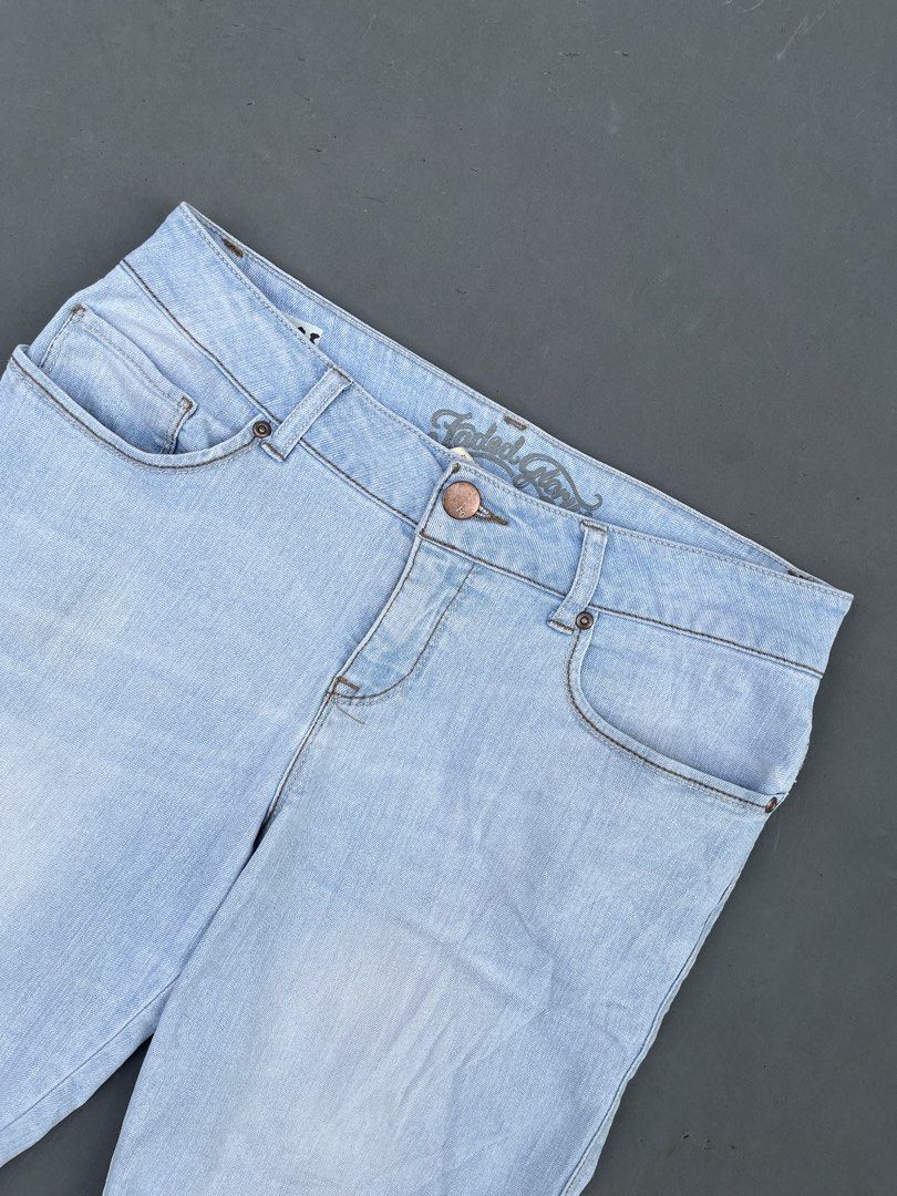 FADED GLORY DENIM SHORT (Category: Shorts) located in Quezon City. Submitted by kentstuff (Listing ID 1469902288, Image 2). Description: FADED GLORY Waist: 32-35 Length: 18 Leg opening: 8.5 Condition: Excellent CR: 9/10 Issue: ❌ DISCLAIMER: This is a thrifted item. All brands, logos, and trademarks belong to their rightful owners. We’re here to rehome great pieces — no brand affiliation intended.