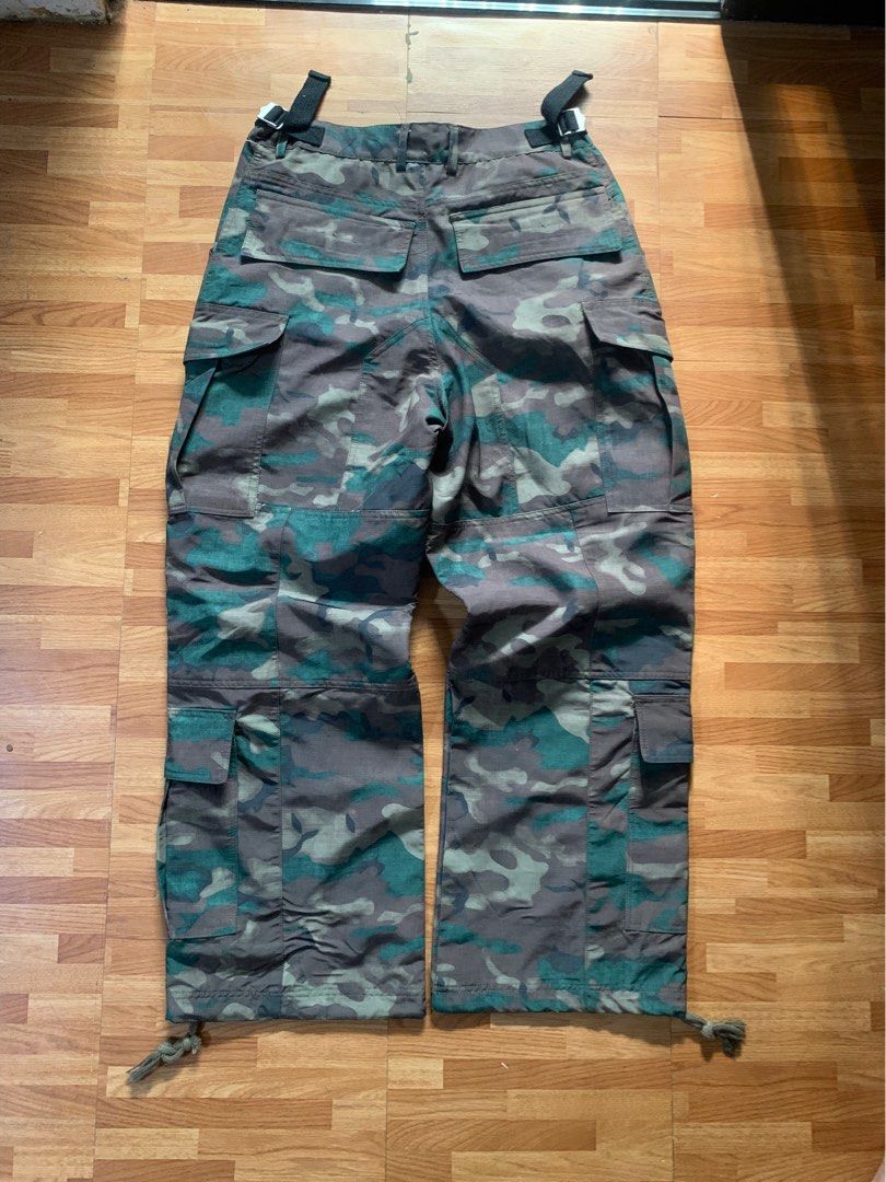 FARFROMWHAT flared camo cargo pants (Category: Joggers) located in Davao. Submitted by oplangtungyang (Listing ID 1469815811, Image 3). Description: waist: 30-32” thigh: 14” length: 41” leg hem: 10.5” no issue ₱2500shipped or offer.