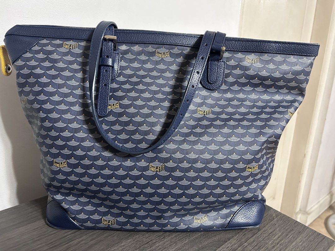 Faure Le Page battle tote bag (Category: Luxury Bags & Wallets) located in Quezon City. Submitted by lunamond (Listing ID 1469881384, Image 3). Description: Very nice condition, everyday battle tote bag . Very spacious , for everyday for travel abd office bag.