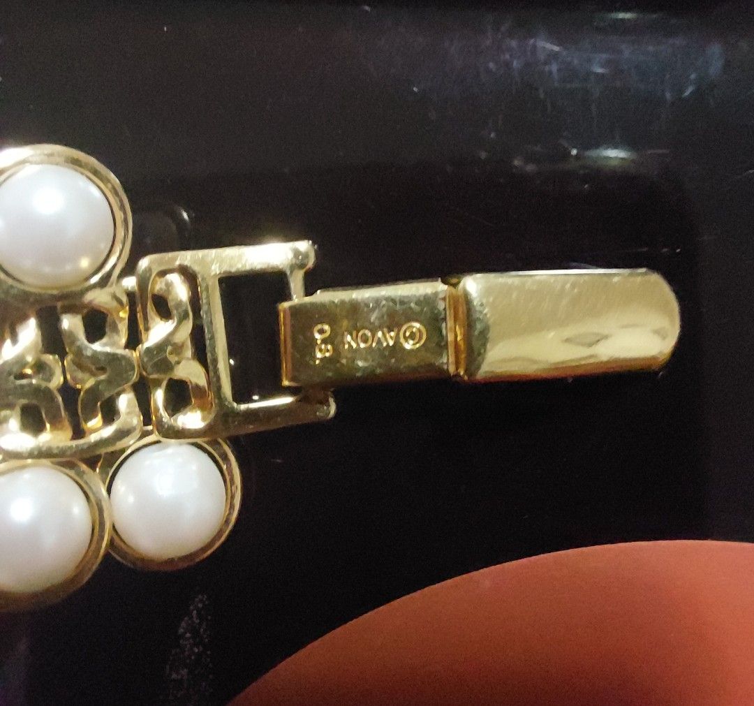 Faux pearl bracelet (Category: Bracelets) located in Camaligan. Submitted by timeless-trinkets (Listing ID 1469895982, Image 3). Description: .