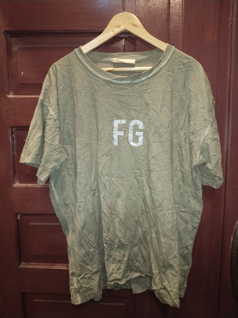 FEAR OF GOD (Category: Announcements) located in Caloocan City. Submitted by lux.05 (Listing ID 1469856737, Image 2). Description: FG Excellent condition No issue Size large to XL Solid na solid Color rate 9,5/10 DM.