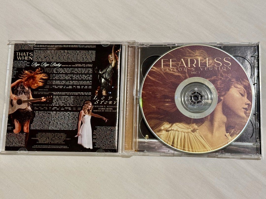 FEARLESS Taylor’s Version 2CD (Category: CDs & DVDs) located in Manila. Submitted by cynea16 (Listing ID 1469806957, Image 3). Description: Never used or play No scratch.
