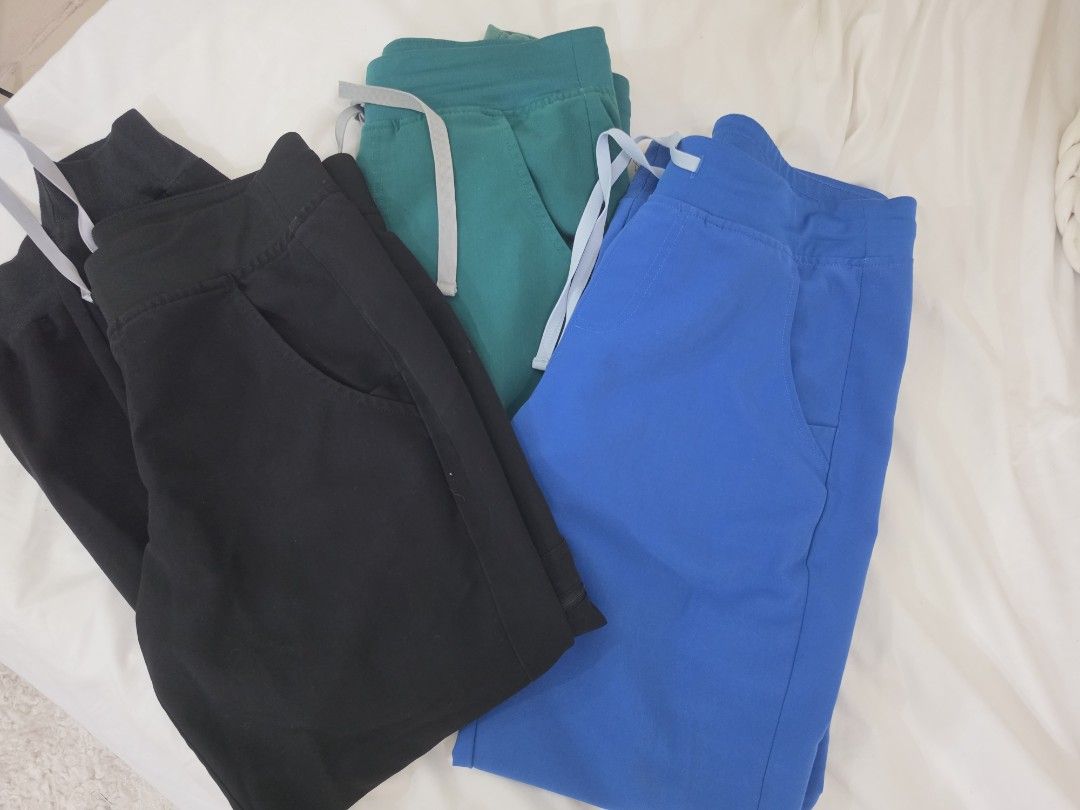 FIGS scrubs zamora small / small petite (Category: Activewear) located in Manila. Submitted by books143 (Listing ID 1469886596, Image 1). Description: Figs Zamora jogger scrubs 🐈‍⬛Black zamora in small petite 🍀Hunter green zamora in small 🧢Royal blue zamora in small all with signs of use, minor runs and scuffs that dont affect function and wear rfs: changing sizes TAKE ALL FOR 2500PHP, 1K EACH similar to #otg #whitecoat scrubs.