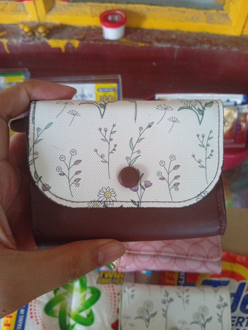 Floral Fashion Wallet (Category: Wallets & Card holders) located in Manila. Submitted by hermosa_la_tienda (Listing ID 1469792902, Image 2). Description: 150.00 each both brand new tira sa retail available colors: green and brown 📍Cabuyao Laguna.