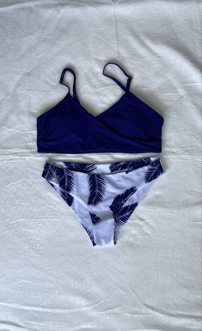 Floral Printed Bikini SetTwo piece Swimsuit (Category: Bikinis & Swimsuits) located in Malolos. Submitted by xoxoche_n (Listing ID 1469935127, Image 1). Description: Brand new, never used Fits small-med.