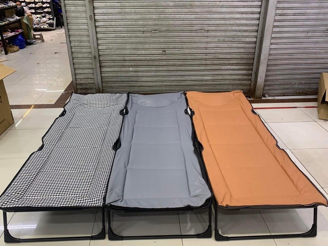 Folding bed (Category: Hiking & Camping) located in Manila. Submitted by saguittarian06 (Listing ID 1469772307, Image 3). Description: .