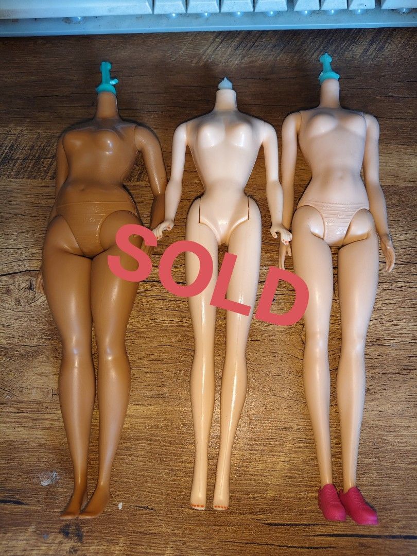 For sale custom dolls bundle , Decluttering /dolls /barbie/myscene (Category: Kids Toys) located in Manaoag. Submitted by mitskimeeks (Listing ID 1469771742, Image 2). Description: FS FS Decluttering ✨ Sale! sale! BUNDLE BUNDLE NALANG, no breaking of set wala na akong pag lalagyan ih. 🥺 Original 1950s vintage barbie body (nagyeyellow sya nung nabili ko pero na cure ko na) 2 boiled snatched waist modern barbie body Bundle Price: sold Custom dolls