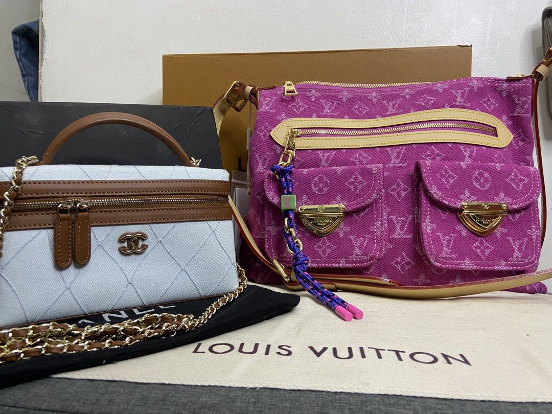 FOR SALE ONLY (Category: Shoulder Bags) located in Manila. Submitted by makeclassy.ph (Listing ID 1469845219, Image 2). Description: FOR SALE ONLY ‼️ Open video call patunay na hawak ang item. sa mga reseller jan kunin nyo na 💯 Direct message ⚡️📩.
