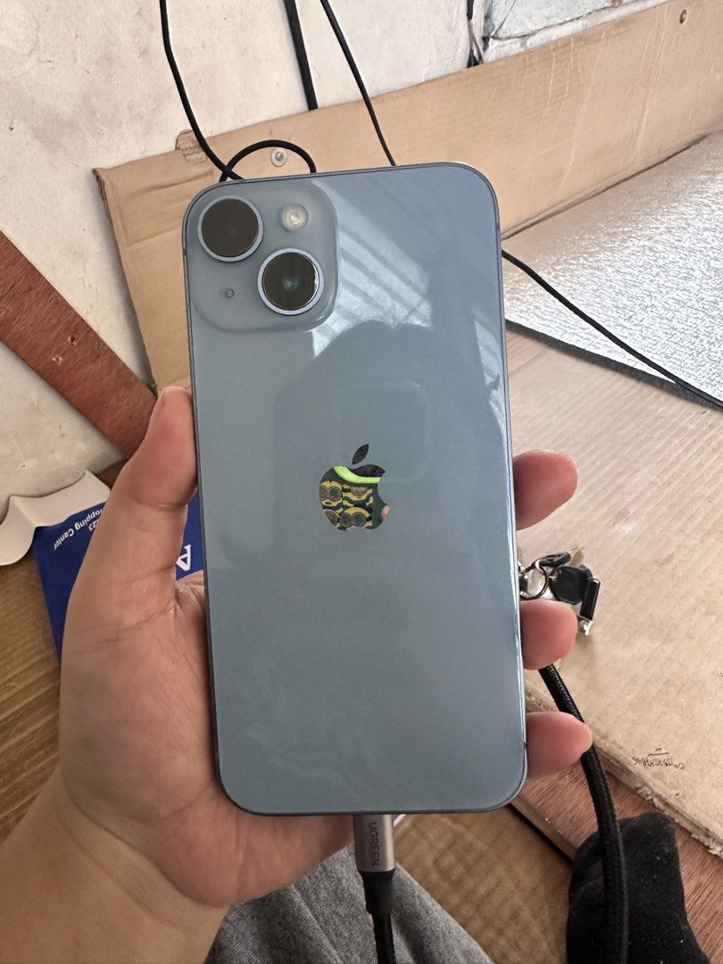 FOR SALE OR SWAP SA 15 (Category: iPhone 14 Series) located in Manila. Submitted by rare_raeeee (Listing ID 1469790138, Image 2). Description: 22,500 96 BATT HEALTH AA VARIANT NO ISSUE ALL BUTTONS WORKING TRUE TONE WORKING NO DENTS .