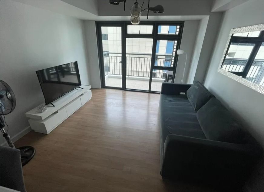 FOR SALE: SOLSTICE TOWER 2 CIRCUIT MAKATI (Category: Apartments & Condos) located in Makati City. Submitted by jvlreallty (Listing ID 1210434862, Image 2). Description: SOLSTICE TOWER 2 CIRCUIT MAKATI (DS-23-106) 📍FA: 79 sqm, 2BR, 2T&B 📍Balcony, 1 Carpark 📍Facing South 🔥Seller is highly motivated 📍 KEY NEARBY SPOTS: 🛍️ Malls & Shopping: Ayala Malls Circuit & Circuit Lane (Direct Access) Century City Mall (~5 mins) 🎓 Schools & Universities: