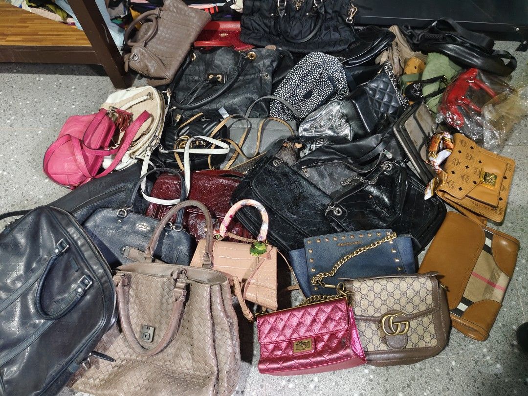 For take all 40pcs (Category: Shoulder Bags) located in Zamboanga. Submitted by ckealia (Listing ID 1469792725, Image 2). Description: for take all 40pcs bags branded bags selling as is selected ukayukay, preloved expect signs of used palugi price na! ship thru J&t.