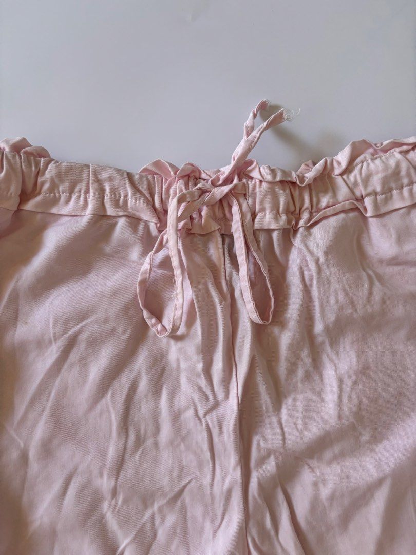 forever 21 pink shorts (Category: Shorts) located in Binan City. Submitted by byhiraeth (Listing ID 1469920708, Image 2). Description: 24-33” waist 11” length no issue no ww, will only entertain offers since already out of reply quota.