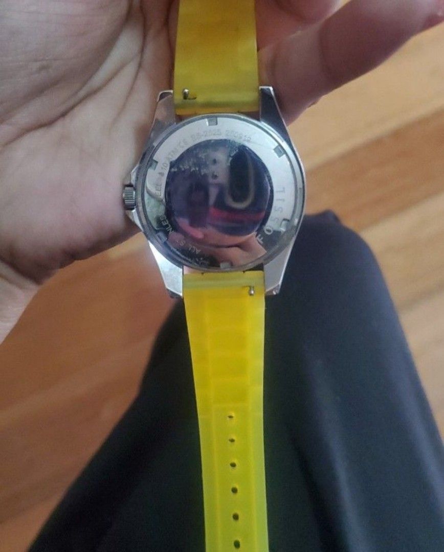 Fossil Riley Multifunction Women's Watch original (Category: Luxury Watches) located in Bulacan. Submitted by haze0108 (Listing ID 1469865997, Image 3). Description: gud as new original.