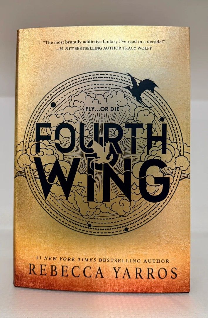 Fourth Wing Deluxe HB (Category: Storybooks) located in Quezon City. Submitted by paperandspineph (Listing ID 1469904881, Image 1). Description: 📚 Fourth Wing Deluxe Edition Onhand: 2 BRANDNEW ✨ Comment MINE 💌 send DM - name, address, phone, order, MOP, MOD 📌 Strictly no cancellations 💵 full payment only • pay within 24 hours 🏦 Gcash • Bank Transfer 🚚 J&T • Lalamove • Grabexpress.