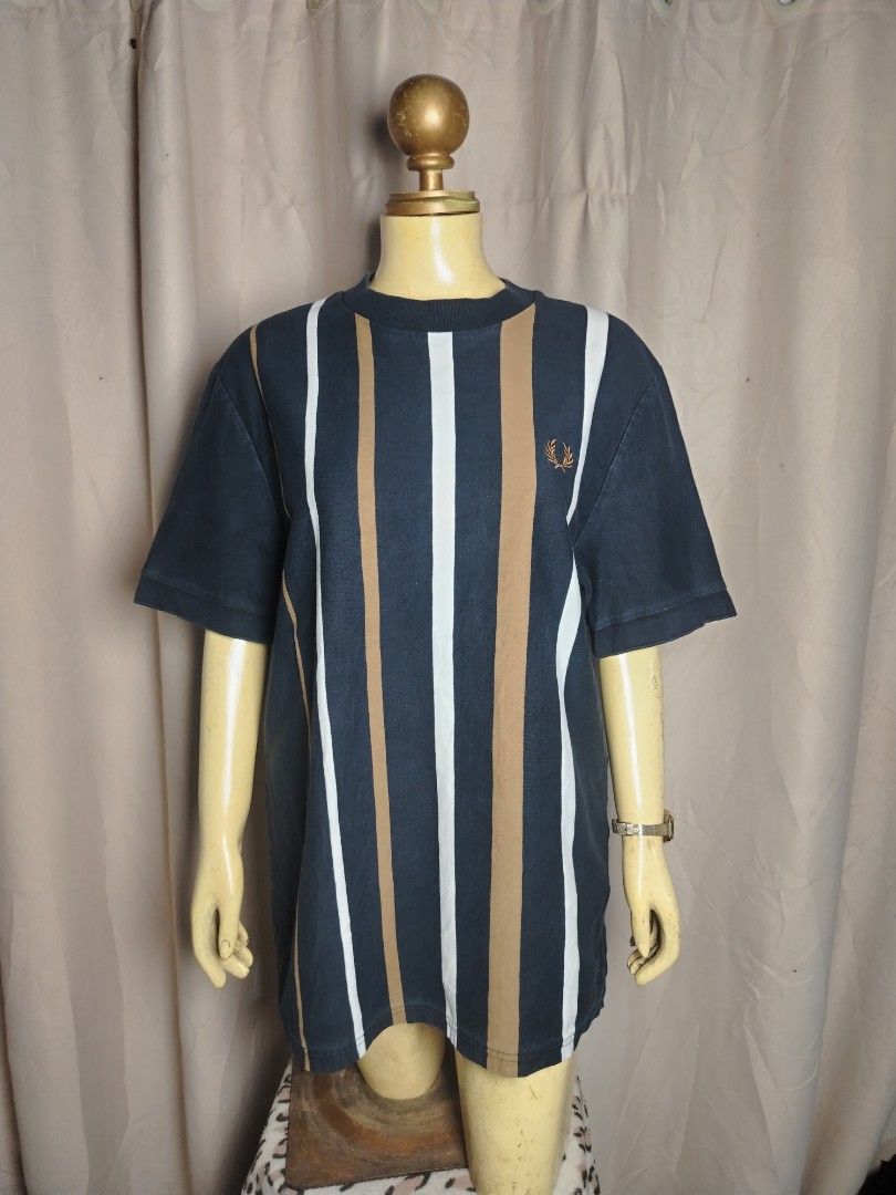 Fred Perry (Category: Tshirts & Polo Shirts ) located in Roxas City. Submitted by hd_thriftshop (Listing ID 1469846903, Image 1). Description: Dimension 21.5 x 29 Large.