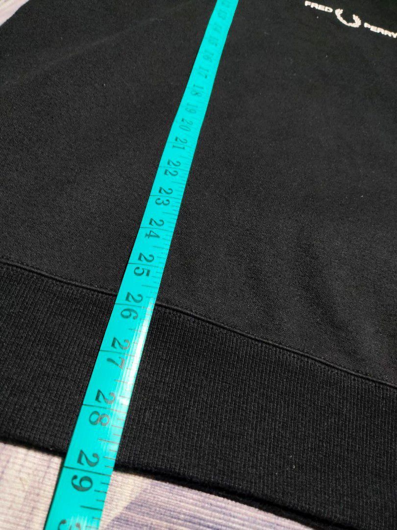 Fred Perry hoodie jacket XL (Category: Coats, Jackets and Outerwear) located in Manila. Submitted by icamalicdem29 (Listing ID 1469884674, Image 2). Description: .