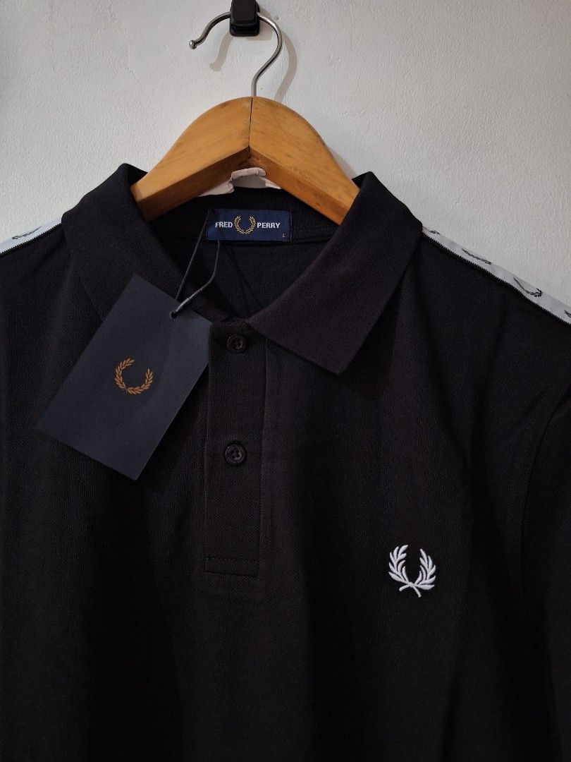 Fred perry sidetape poloshirt (Category: Tshirts & Polo Shirts ) located in Muntinlupa City. Submitted by kstefanomela14 (Listing ID 1469856886, Image 2). Description: brandnew legit poloshirt super black fred perry poloshirt xxl - 23 x 30 cod cop lbc j&t lalamove.