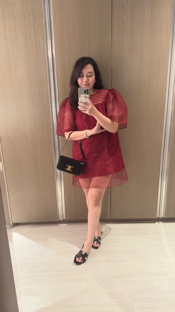 From Phoebe Red dress (Category: Dresses) located in Mabalacat. Submitted by baggu01 (Listing ID 1469931972, Image 2). Description: This dress is a bit shorter. I’m 5’2.