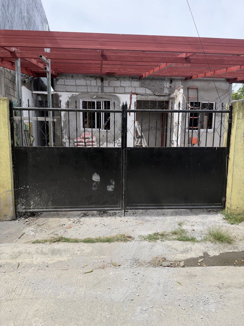 Garage Gate and service Gate (Category: Everything Else Others) located in Las Pinas. Submitted by elviemiso119 (Listing ID 1469833122, Image 1). Description: Good condition Just replace because need new design Pick up only .