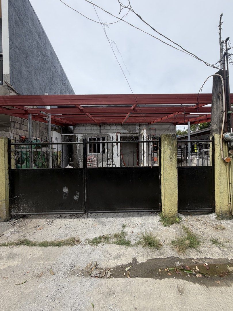 Garage Gate and service Gate (Category: Everything Else Others) located in Las Pinas. Submitted by elviemiso119 (Listing ID 1469833122, Image 3). Description: Good condition Just replace because need new design Pick up only .