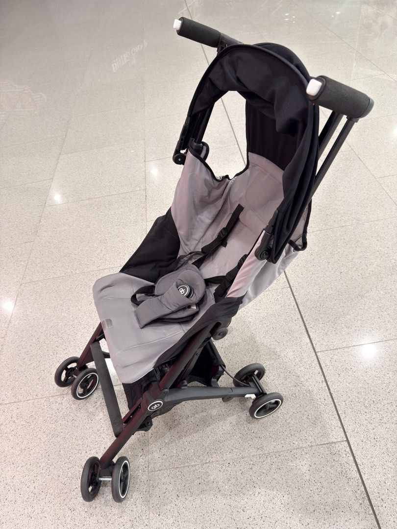 gb Pockit stroller (Category: Strollers) located in Manila. Submitted by iyamdavid (Listing ID 1469887781, Image 2). Description: Used 5-6x only With manual only no box/bag PASS SA BARAT Kung budgeted hanap mo huwag na magchat pls Location: Antipolo.