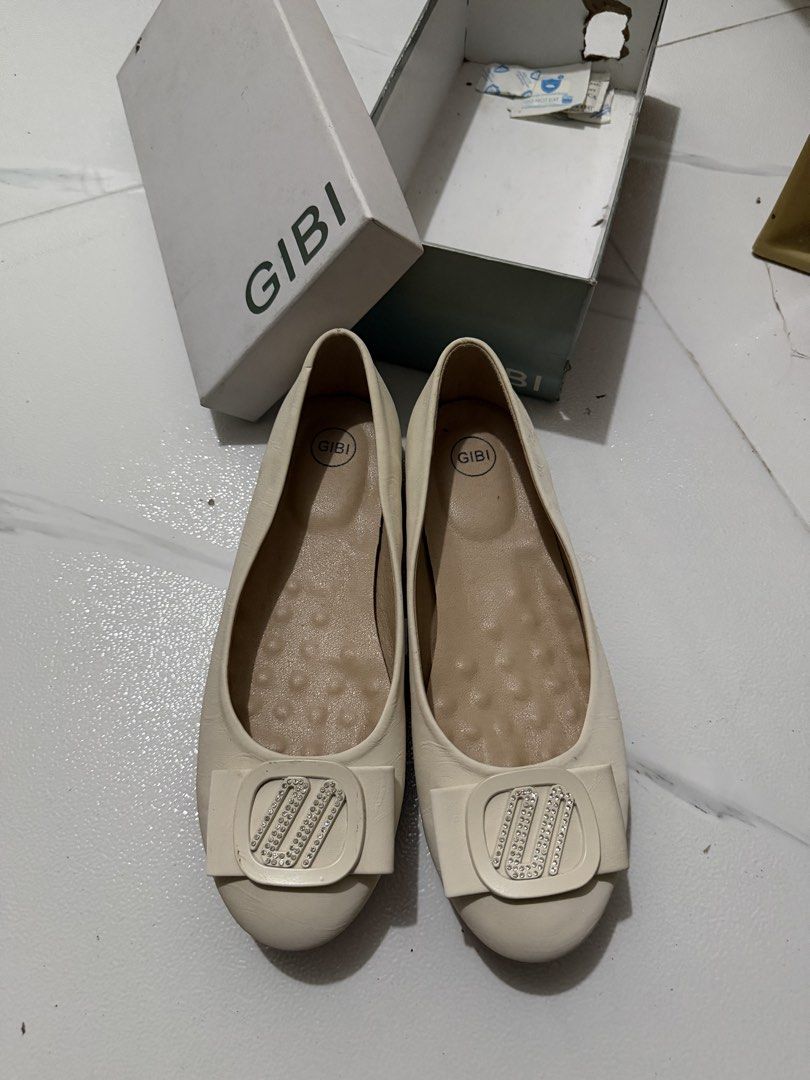 Gibi Doll Shoes (Category: Flats & Sandals) located in Las Pinas. Submitted by gmonteros (Listing ID 1469885851, Image 1). Description: Used once after wedding.