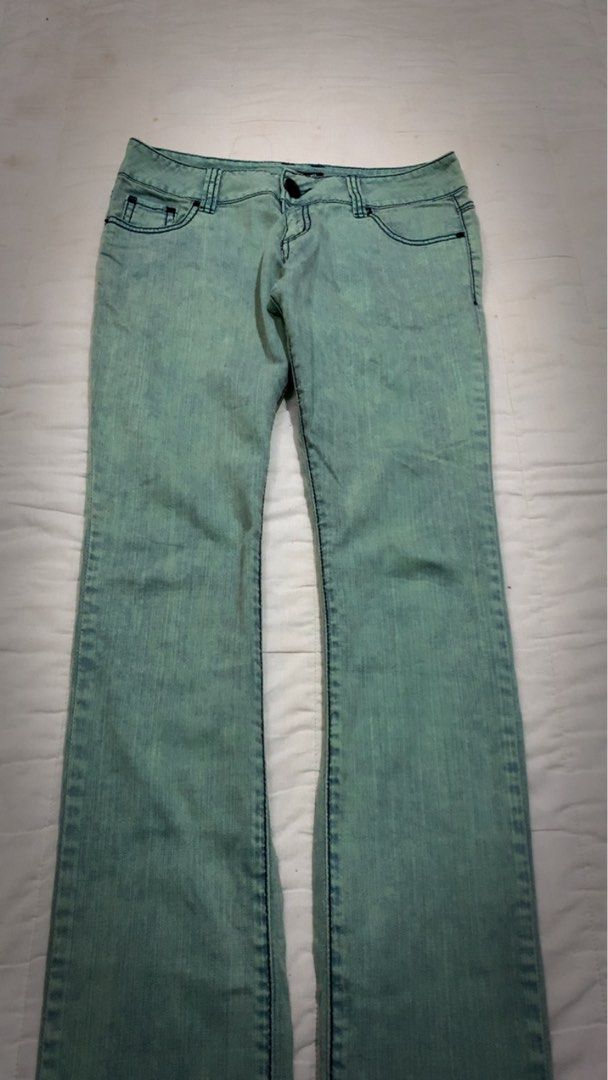 Glad news (Category: Jeans) located in Aloran. Submitted by cowskin_927 (Listing ID 1469865504, Image 3). Description: Glad news Waist 32 Length 40 Rise 9.5 Hem 7.