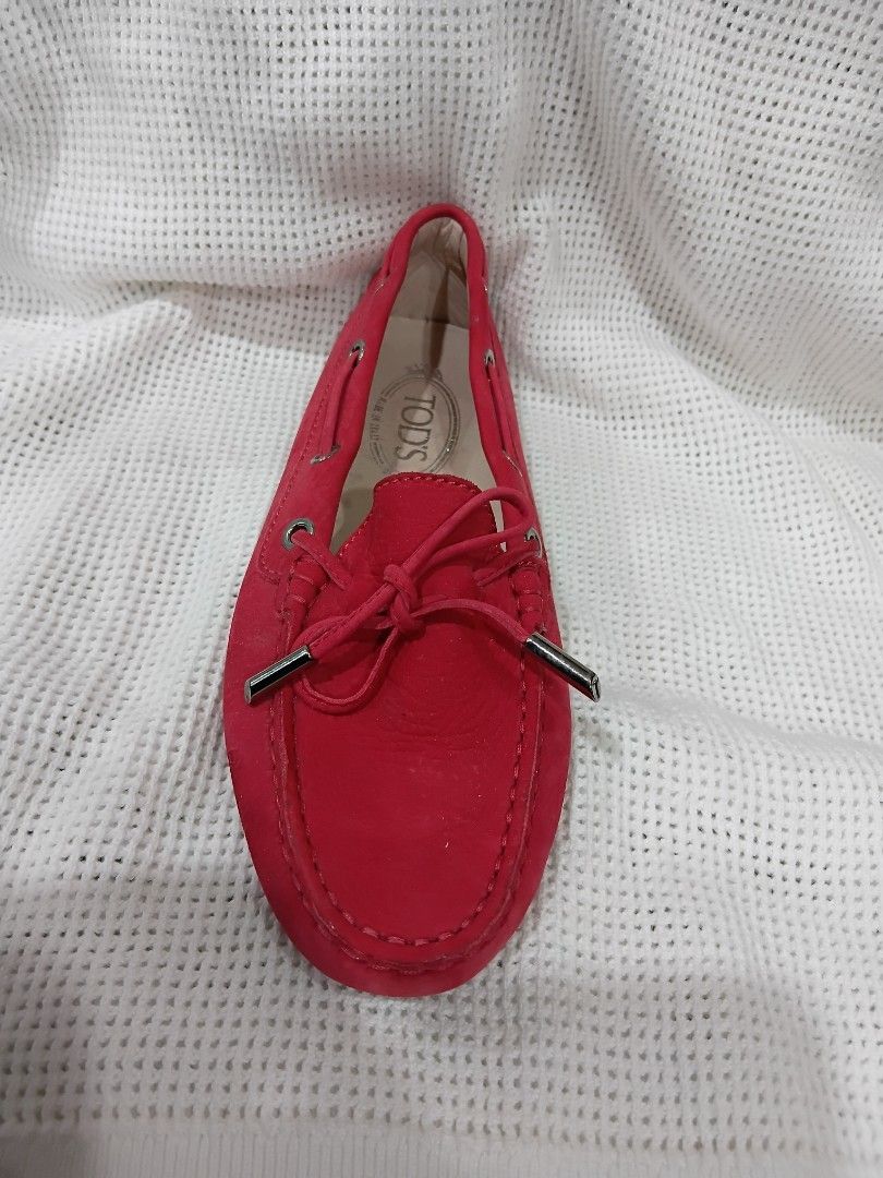 Gomino Tods Driving Shoes (Category: Loafers) located in Subic. Submitted by AnythingBrandedby_May (Listing ID 1469780628, Image 2). Description: Tods Driving Shoes.