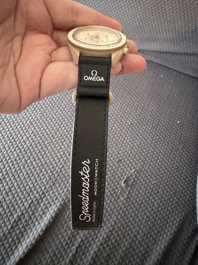 Good as NEW! Swatch Omega Moonwatch (Category: Luxury Watches) located in Taytay. Submitted by yourhighnessbea (Listing ID 1469764705, Image 3). Description: Good as new! Swatch Omega moonswatch Bought from Swatch SM Megamall Comes complete with warranty .