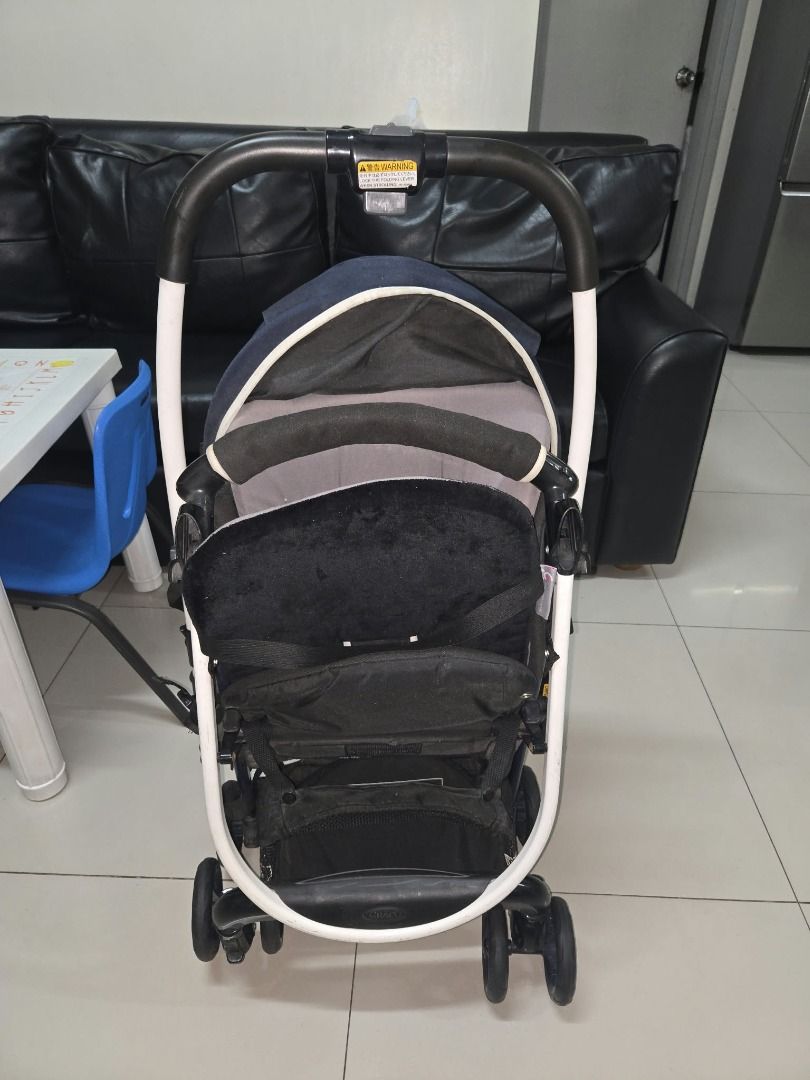 Graco Stroller (reversible handle) (Category: Strollers) located in Manila. Submitted by kathrine031483 (Listing ID 1469759781, Image 2). Description: Graco Stroller reversible handle.