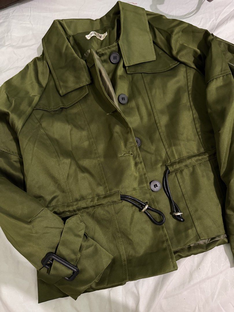 Green cropped trench coat (Category: Coats, Jackets and Outerwear) located in Quezon City. Submitted by jdmc16 (Listing ID 1469922324, Image 1). Description: .