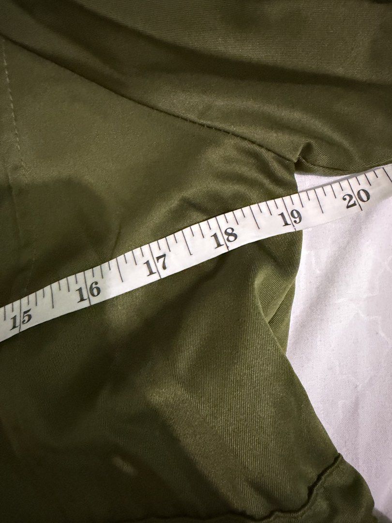 Green cropped trench coat (Category: Coats, Jackets and Outerwear) located in Quezon City. Submitted by jdmc16 (Listing ID 1469922324, Image 3). Description: .