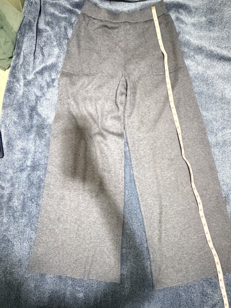 Grey knit wide leg pants size M (Category: Jeans) located in Cavite. Submitted by mgd.blessed (Listing ID 1469906416, Image 3). Description: - Size: Medium - Color: Grey - Material: Thick warm blend - Features: Elastic waistband, two front patch pockets - Length: Approx. 42 inches - Condition/Use: Comfortable loungewear for cooler weather.