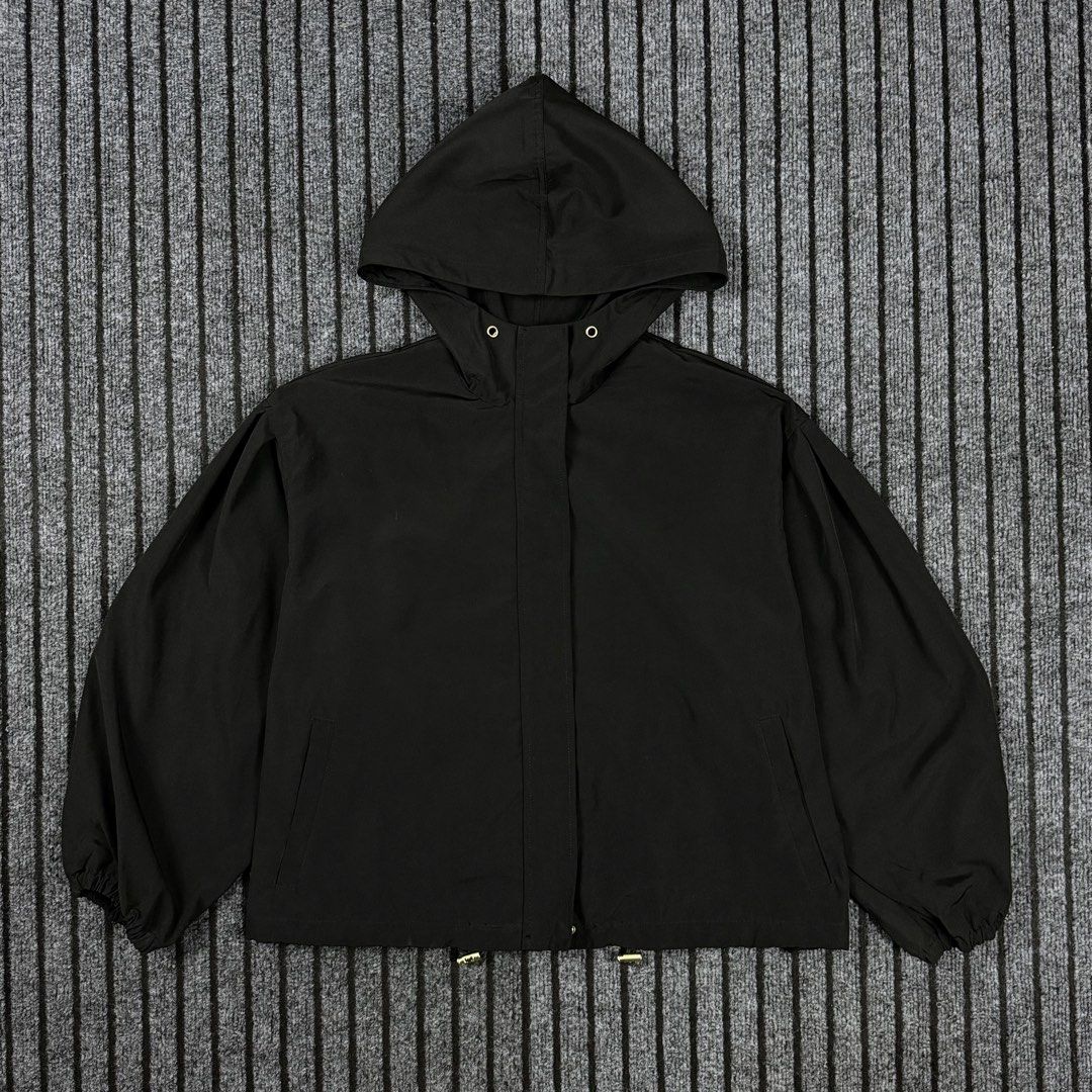 GRL Utility Cropped Parka Jacket (Category: Coats, Jackets and Outerwear) located in Puerto Princesa. Submitted by terdsthrift (Listing ID 1469920763, Image 2). Description: GRL Utility Cropped Parka Jacket Size: F Width: 29 “ Length: 23.5 “ In Excellent Condition / No Issue Color Rate: 10/10 - Color: Classic Black - Closure: Zip front with snap button placket - Fit: Adjustable drawstrings at hood and hem - Features: Convenient side pockets and e