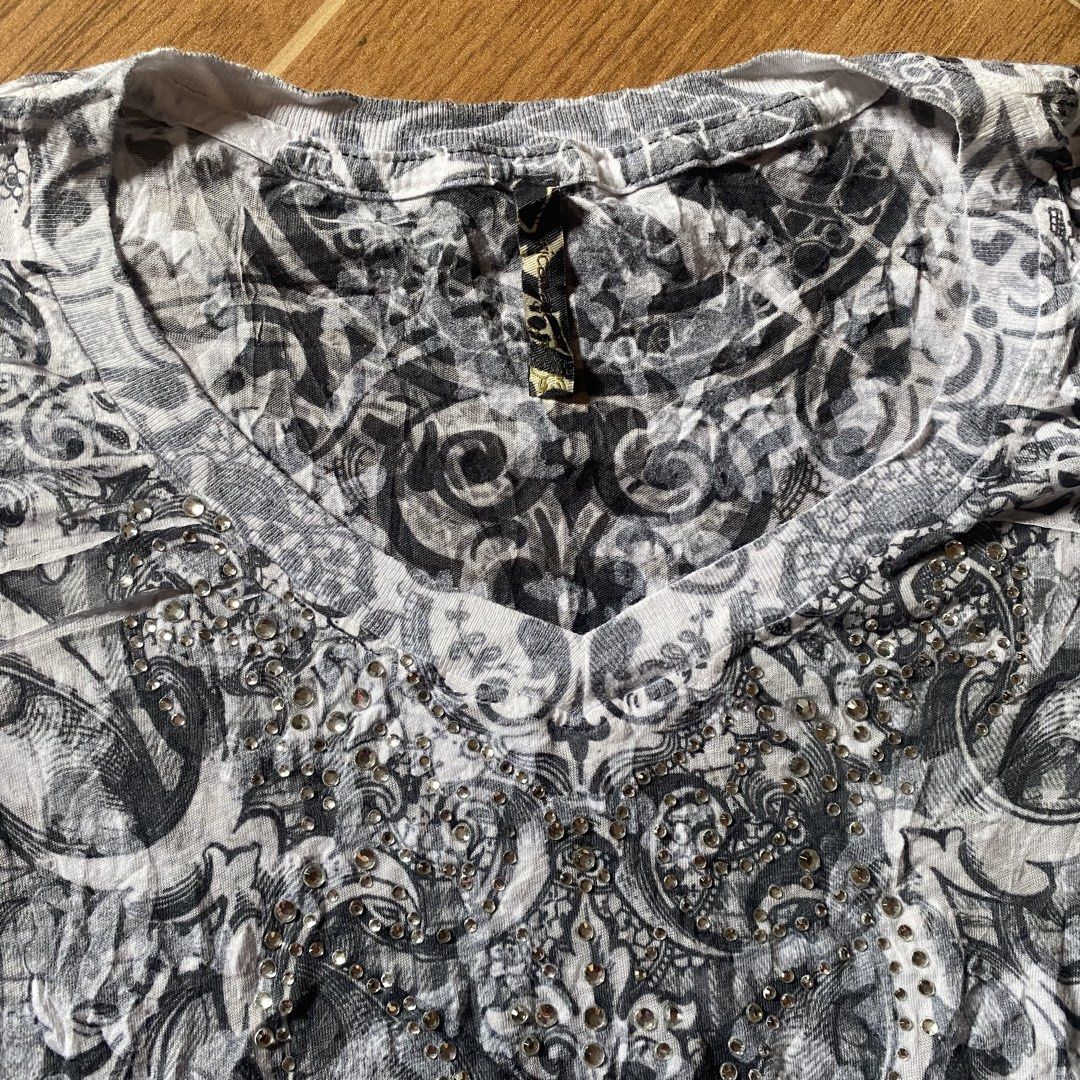 Grunge shirt (Category: Shirts) located in Paete. Submitted by fat.archives (Listing ID 1469778462, Image 3). Description: +sf.