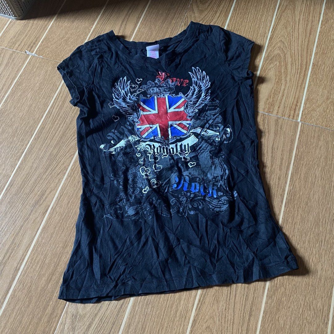 Grunge top (Category: Shirts) located in Paete. Submitted by fat.archives (Listing ID 1469778851, Image 1). Description: Large on tag, small to med fit +sf.