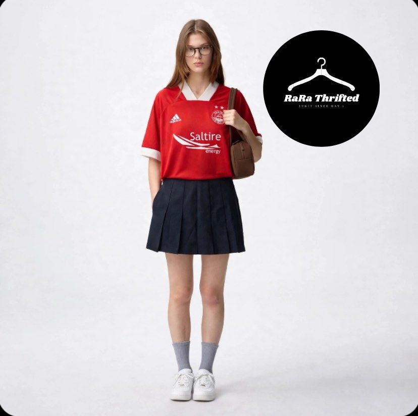 GU | pleated skorts / xsmall (Category: Skirts) located in Cebu City. Submitted by rarathriftedcb (Listing ID 1469779231, Image 1). Description: Gu ✅ Uniqlo Pleated skort In black 🖤 Fashion wear Sports wear Belt slot support Inner cycling support Xsmall on tag 🏷️ Waistline 24-26 High Rise 880pesos + sf 95 Location : cebu city Page : Rara thrifted Jnt nationwide Message us 📩.