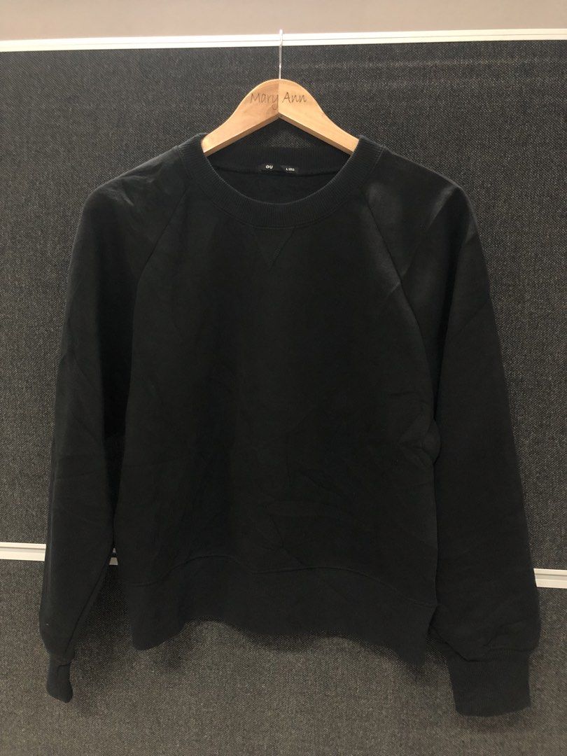 GU Black Sweatshirt Size L (Category: Coats, Jackets and Outerwear) located in Angeles City. Submitted by maryannsantos (Listing ID 1469804025, Image 1). Description: - Brand/Model: GU - Color: Black - Size: Large - Material: Cotton blend with soft fleece lining - Design: Raglan sleeves and classic V-stitch front neckline - Details: Ribbed collar, cuffs, and hem - Condition: Brand new / Excellent staple piece.